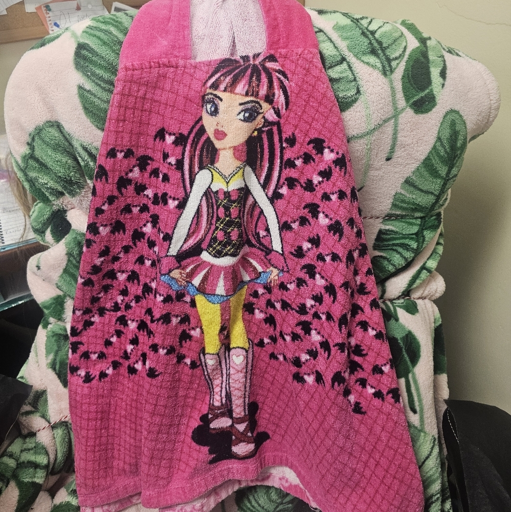 Pink Hooded Towel with Stylish Cartoon Design
